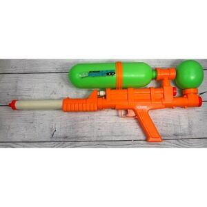 Vintage 1990 Larami Super Soaker
100 Water Gun Ultra Rare Orange & Green
